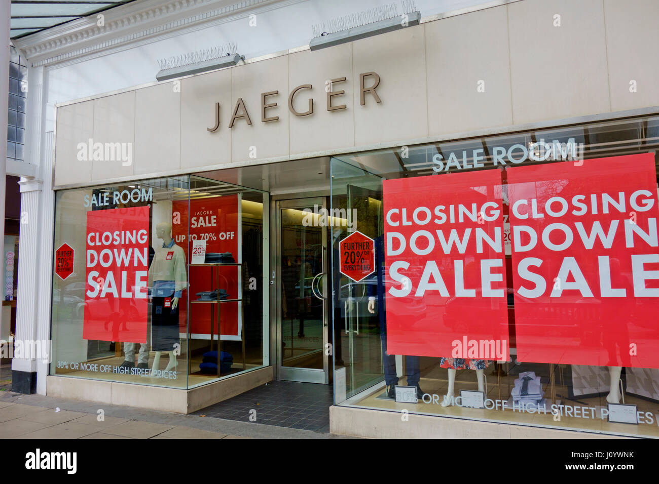 Chiudere la vendita a Jaeger shop in Southport, Merseyside, Regno Unito Foto Stock