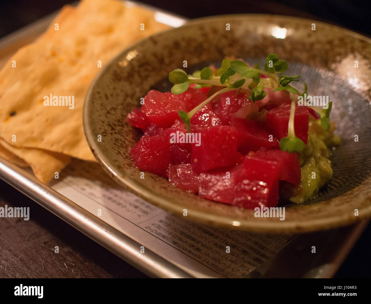 Tonno Poke a Kemuri Tatsu-ya, un ristorante giapponese di Austin in Texas Foto Stock