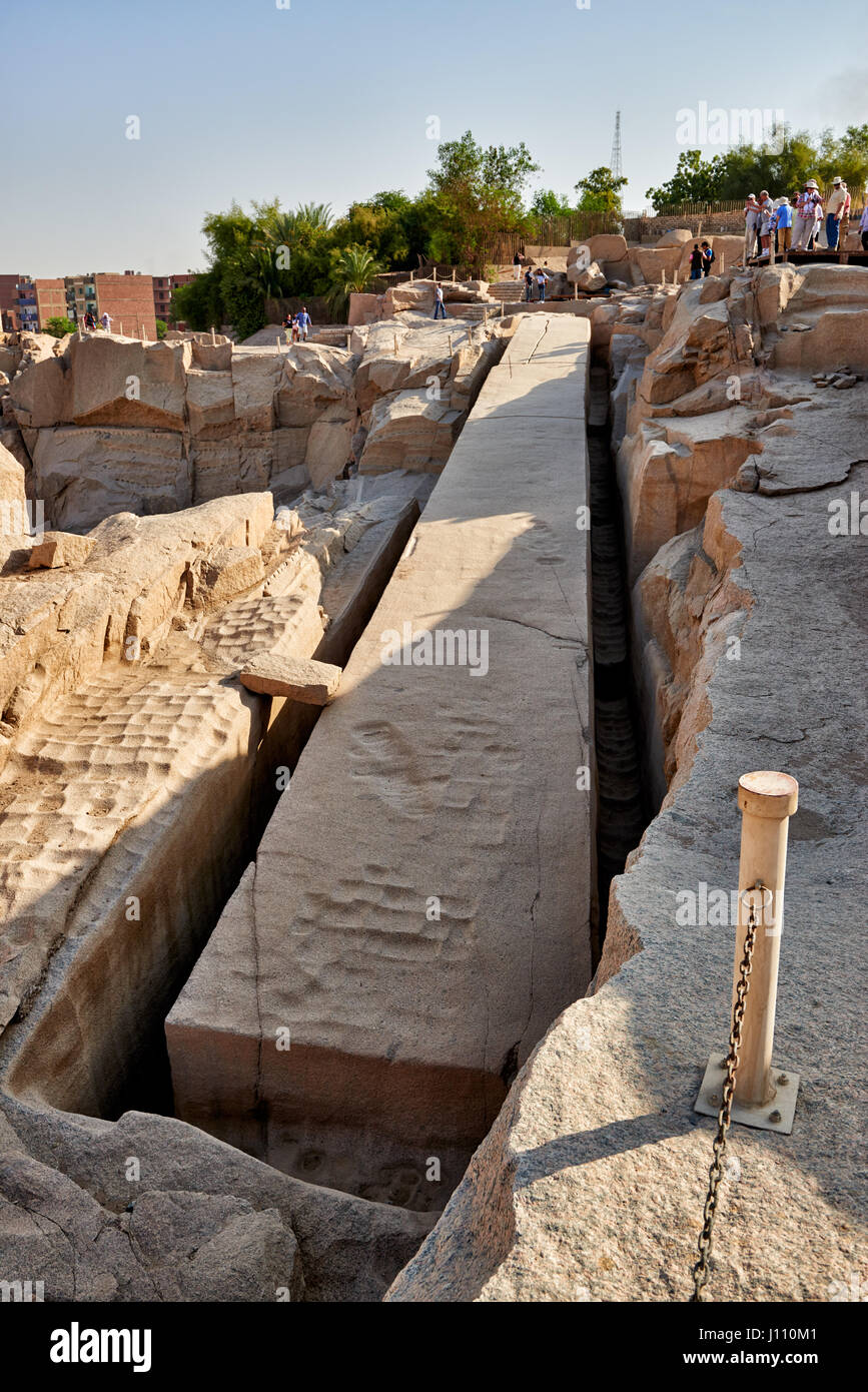 Cava di pietra con Obelisco incompiuto, Aswan , Egitto, Africa Foto Stock