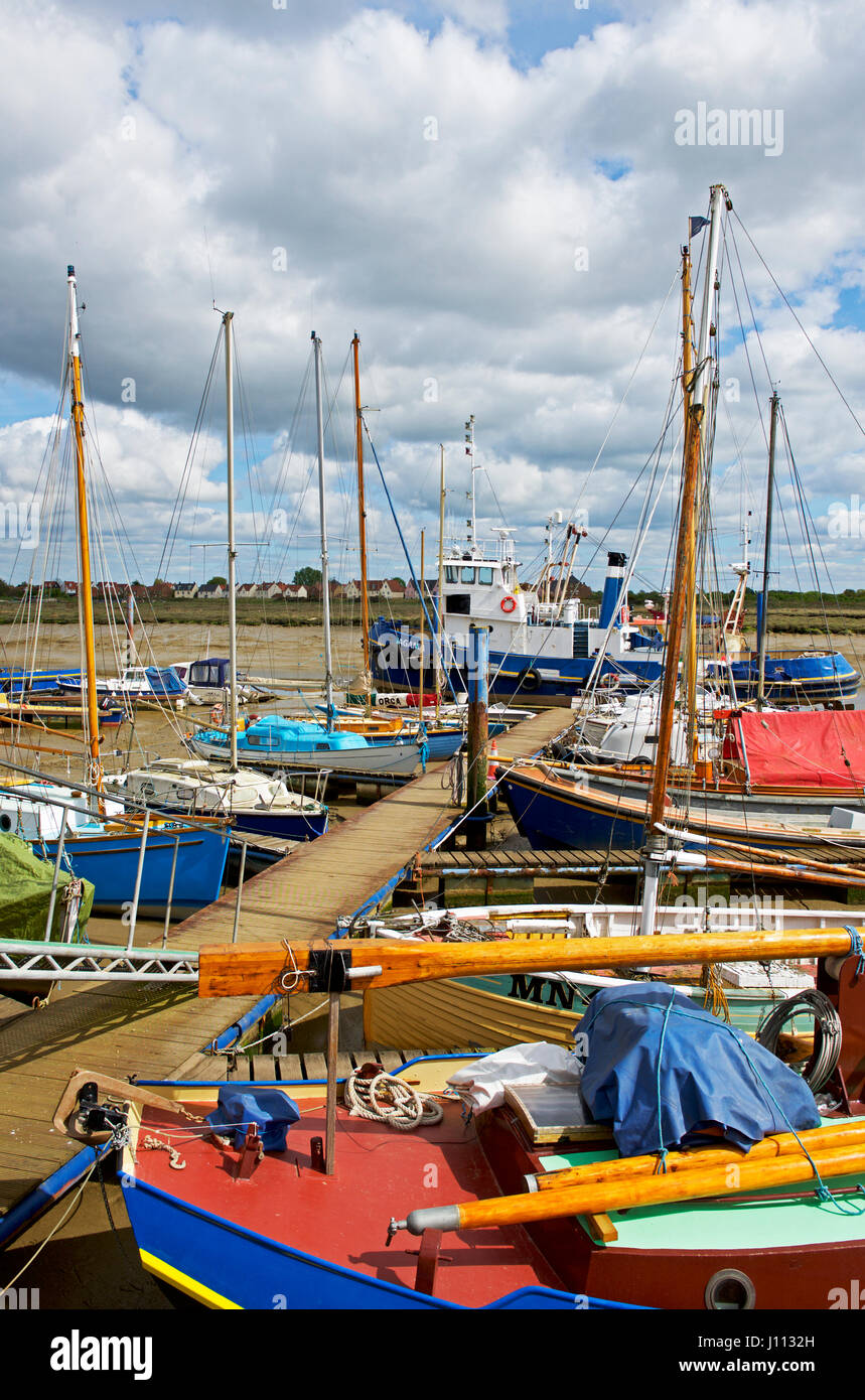 Barche ormeggiate a Maldon Essex. Inghilterra, Regno Unito Foto Stock