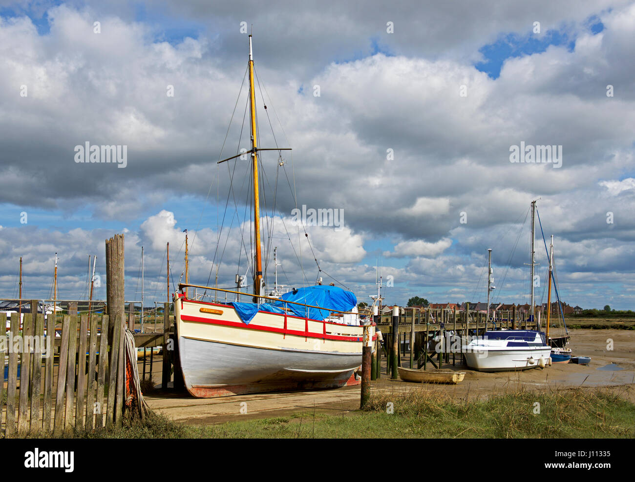 Barche ormeggiate a Maldon Essex. Inghilterra, Regno Unito Foto Stock