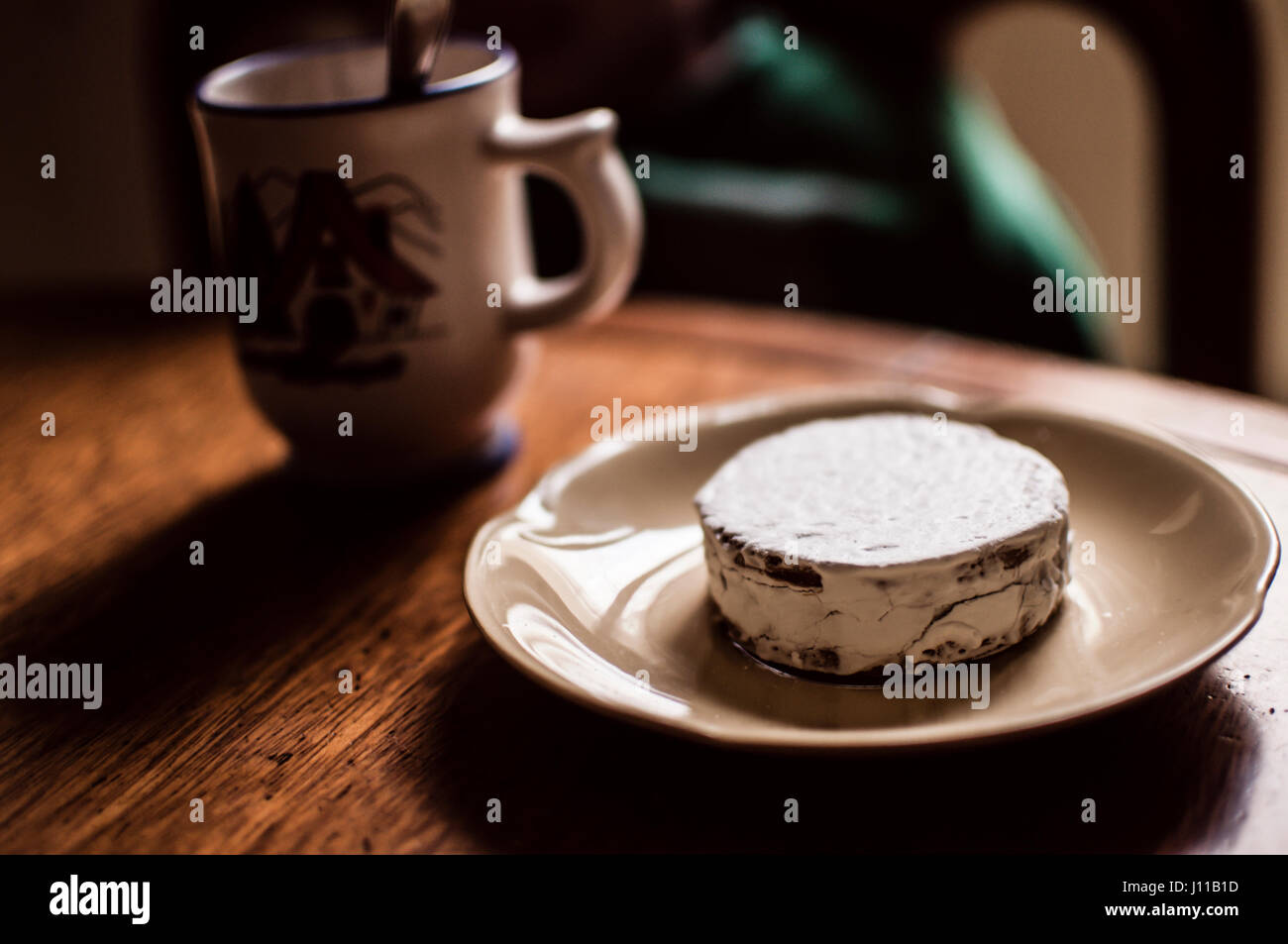 Colazione Caffè e Alfajor Foto Stock