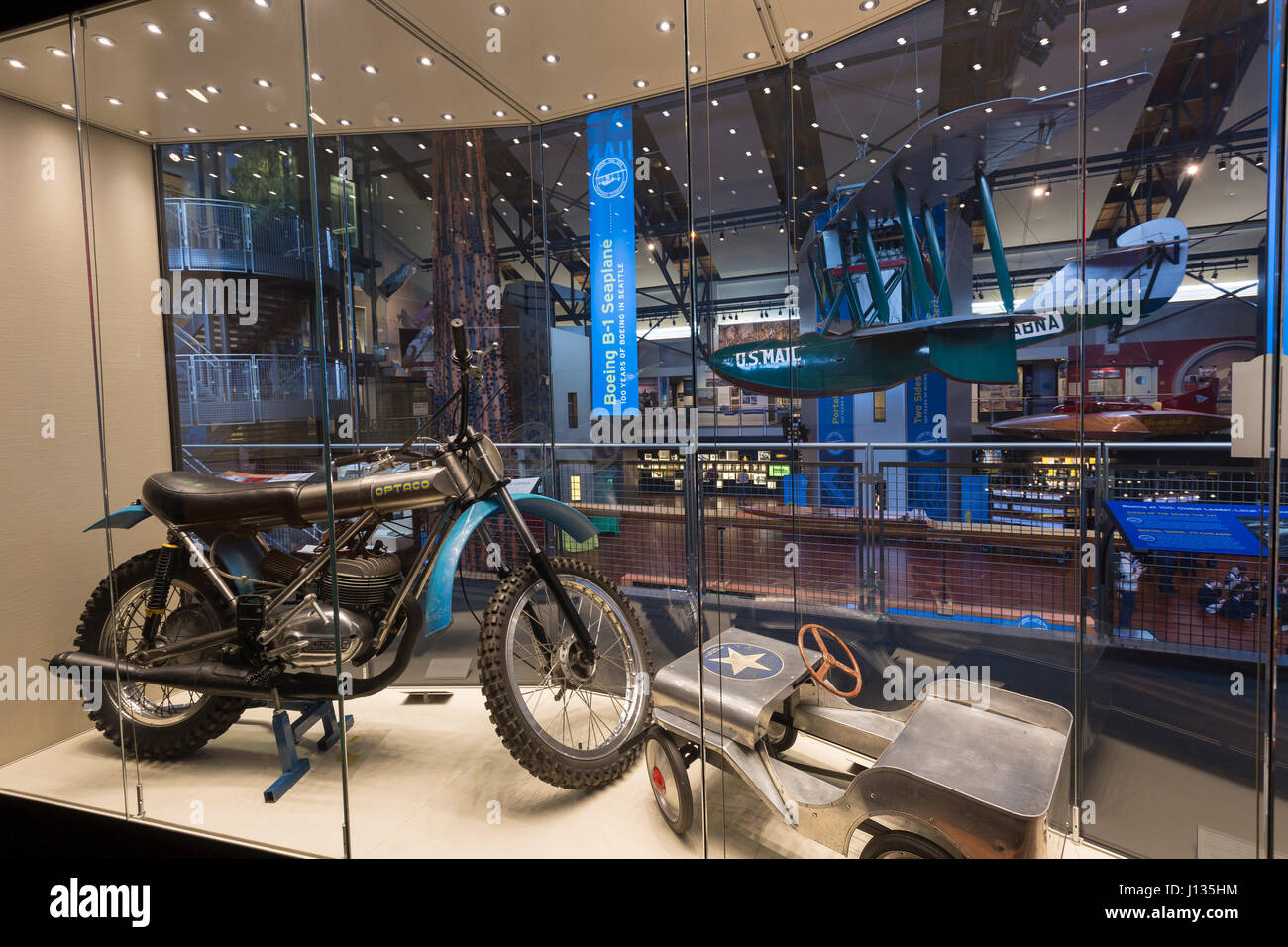 Seattle, Washington: Museo della Storia e dell'industria. Vintage motociclo sul display nel vero nord-ovest: il viaggio di Seattle mostra. Un Boeing engin Foto Stock