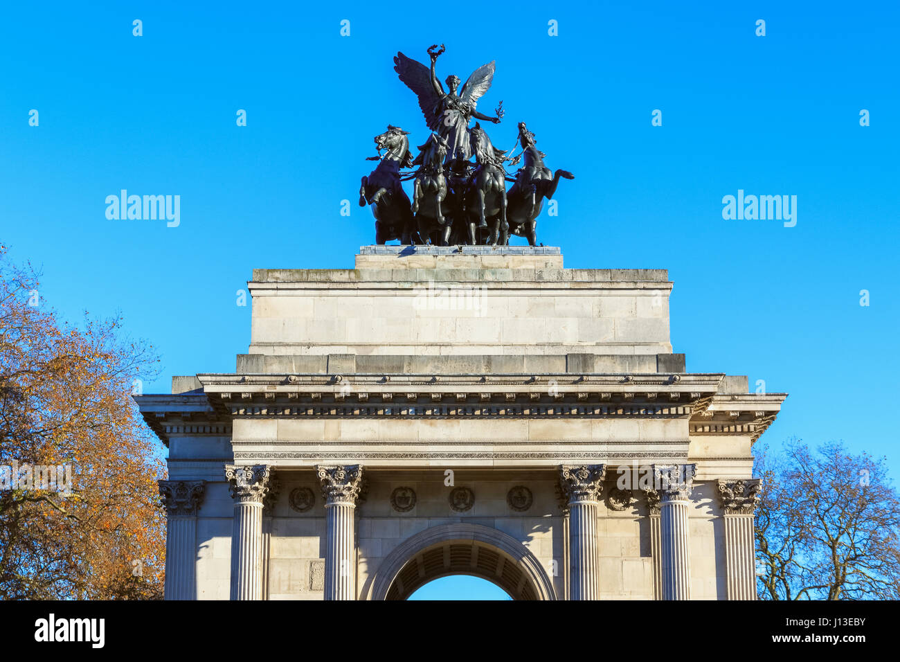 Wellington Arch si trova a sud di Hyde Park di Londra, Regno Unito Foto Stock