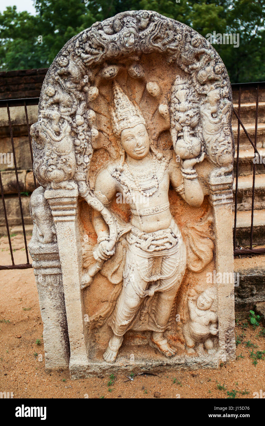 Dancing godess scolpito su un tempio pietra (Sri Lanka) Foto Stock