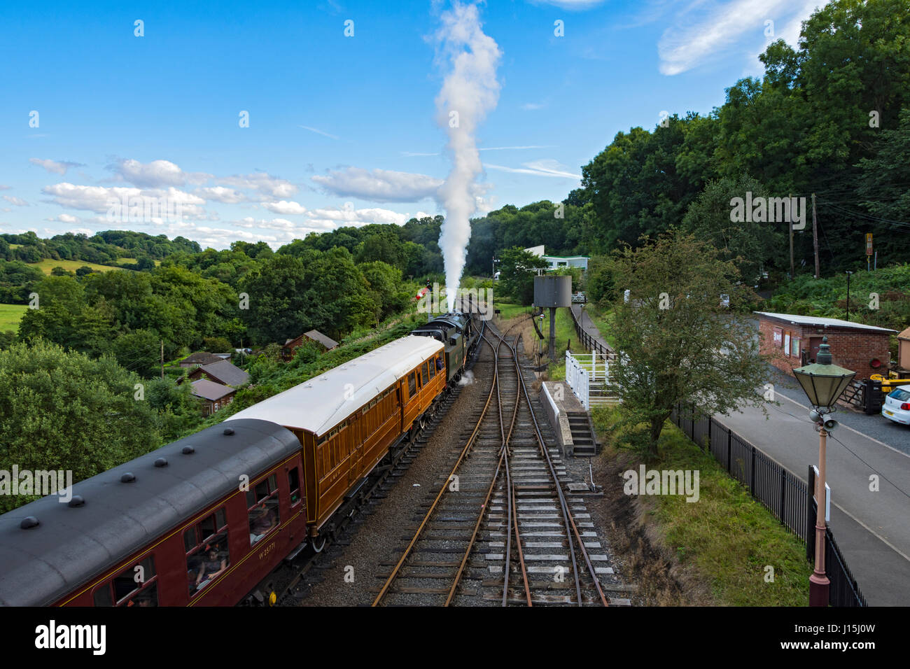 SR West Country Class 4-6-2 Pacific 'Taw Valley' locomotiva a vapore, con carrozze d'epoca, Severn Valley Railway a Highley, Shropshire, Inghilterra, Regno Unito Foto Stock