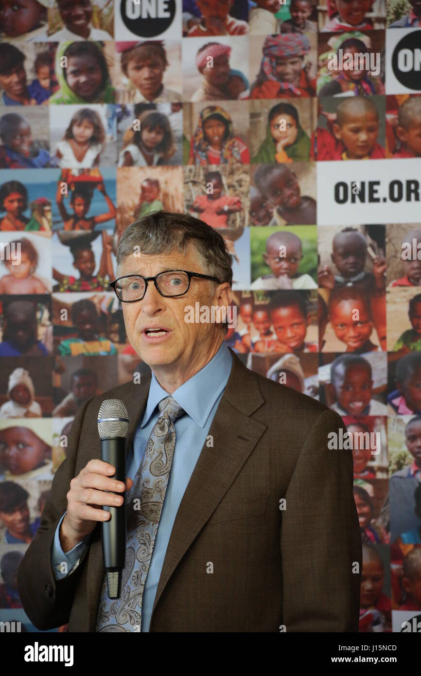 Berlino, Germania, Novembre 11th, 2014: Bill Gates per visita al Ministro federale tedesco per la Cooperazione Economica e lo sviluppo Gerd Müller. Foto Stock