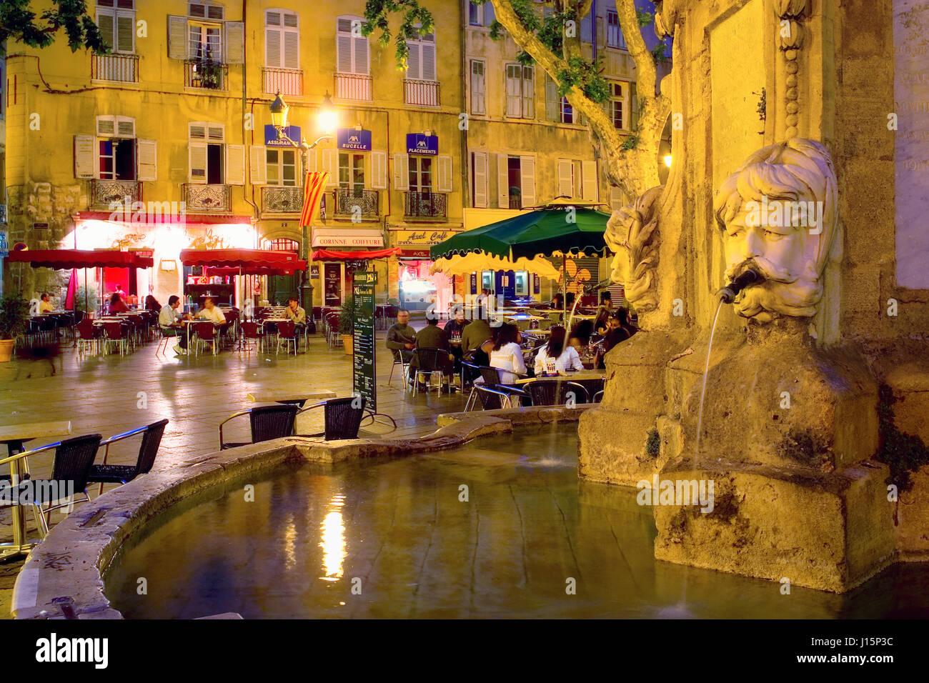 Place de l'hotel de ville di notte Aix en Provence Francia Foto Stock