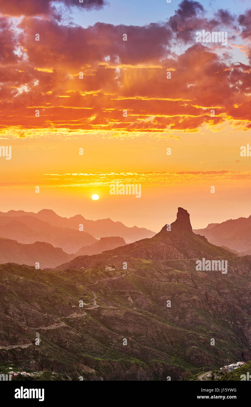 Gran Canaria - tramonto al Roque Bentayga Mountain, Spagna Foto Stock