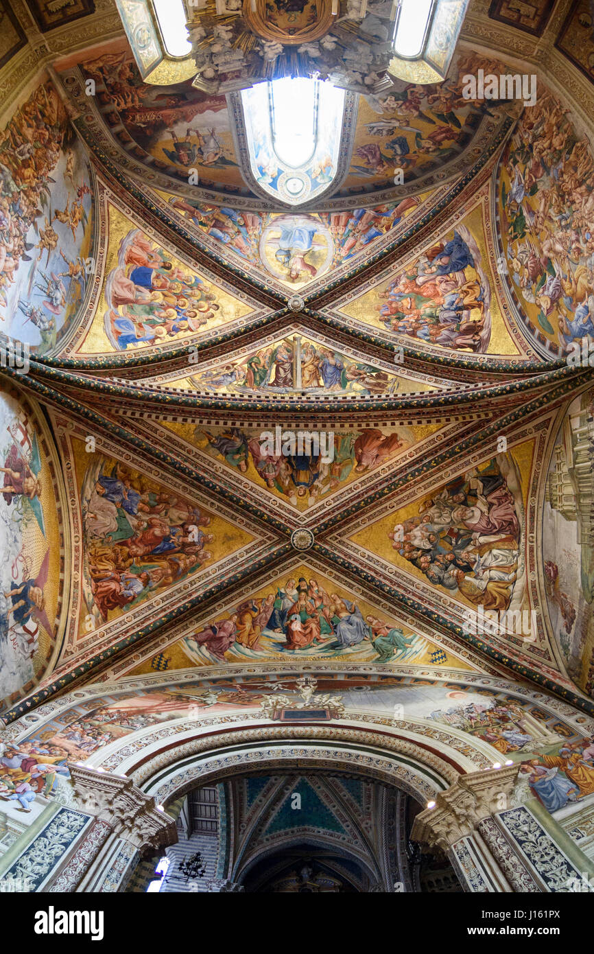 Orvieto. Umbria. Affreschi del XV secolo nella Cappella di San Brizio (La cappella di San Brizio, o Cappella Nova), il Duomo di Orvieto. Nel 1447 fra Foto Stock
