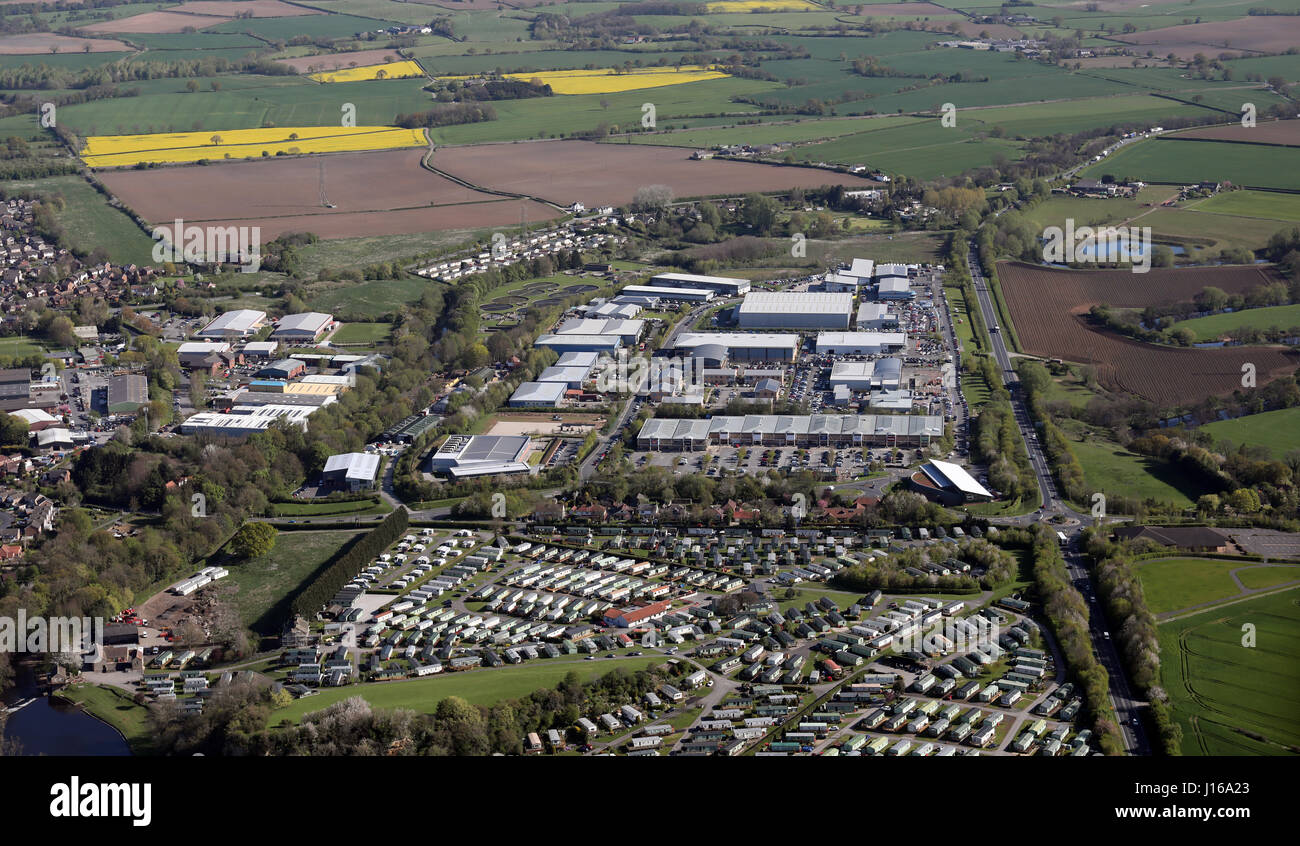 Vista aerea di St James Retail Park, Knaresborough, North Yorkshire, Regno Unito Foto Stock Vista aerea di St James Retail Park, Knaresborough, North Yorkshire, Regno Unito Foto Stock