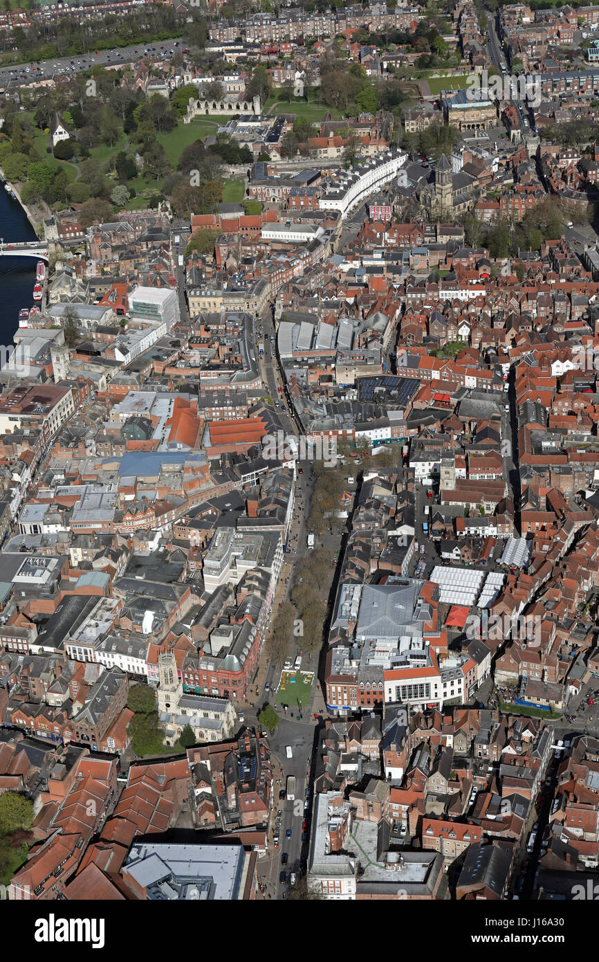 Vista aerea del centro di York cercando Piccadilly & Parliament Street, Regno Unito Foto Stock