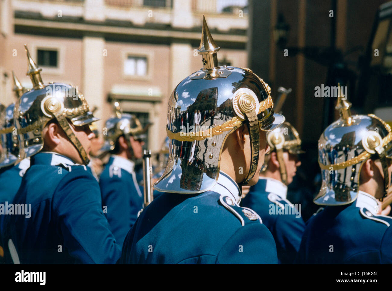 I soldati della vita delle guardie presso il Palazzo Reale di Stoccolma 2015 Foto Stock