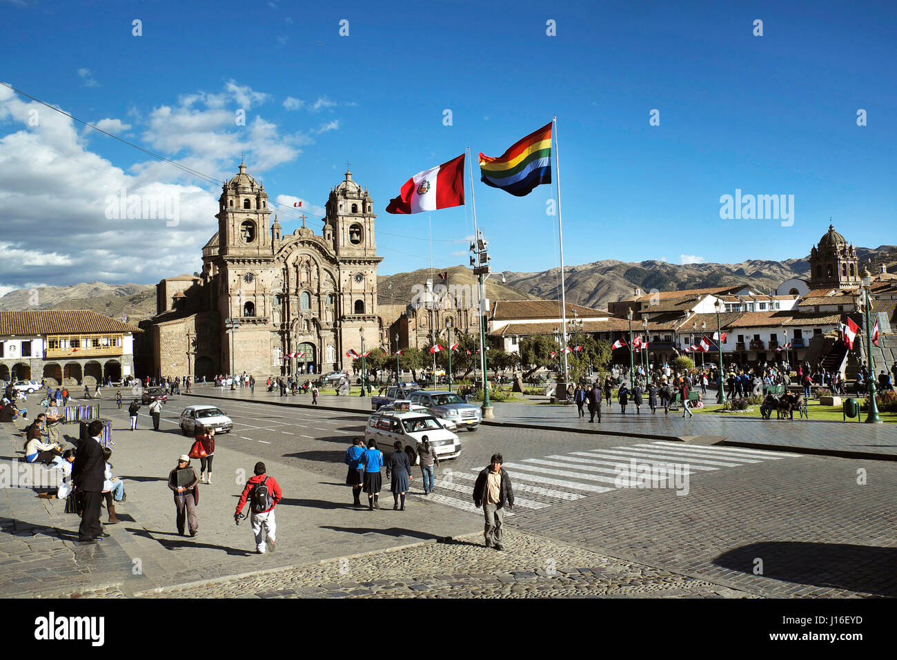 La Chiesa nella piazza principale Plaza de Armas di Cusco, Perù Foto Stock