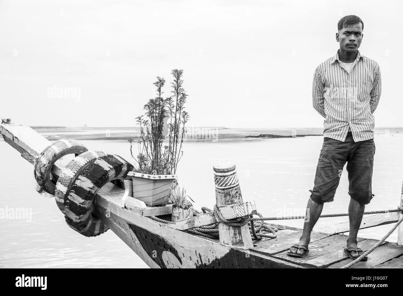 La vita in Brahmaputra In Majuli Island dell Assam Foto Stock