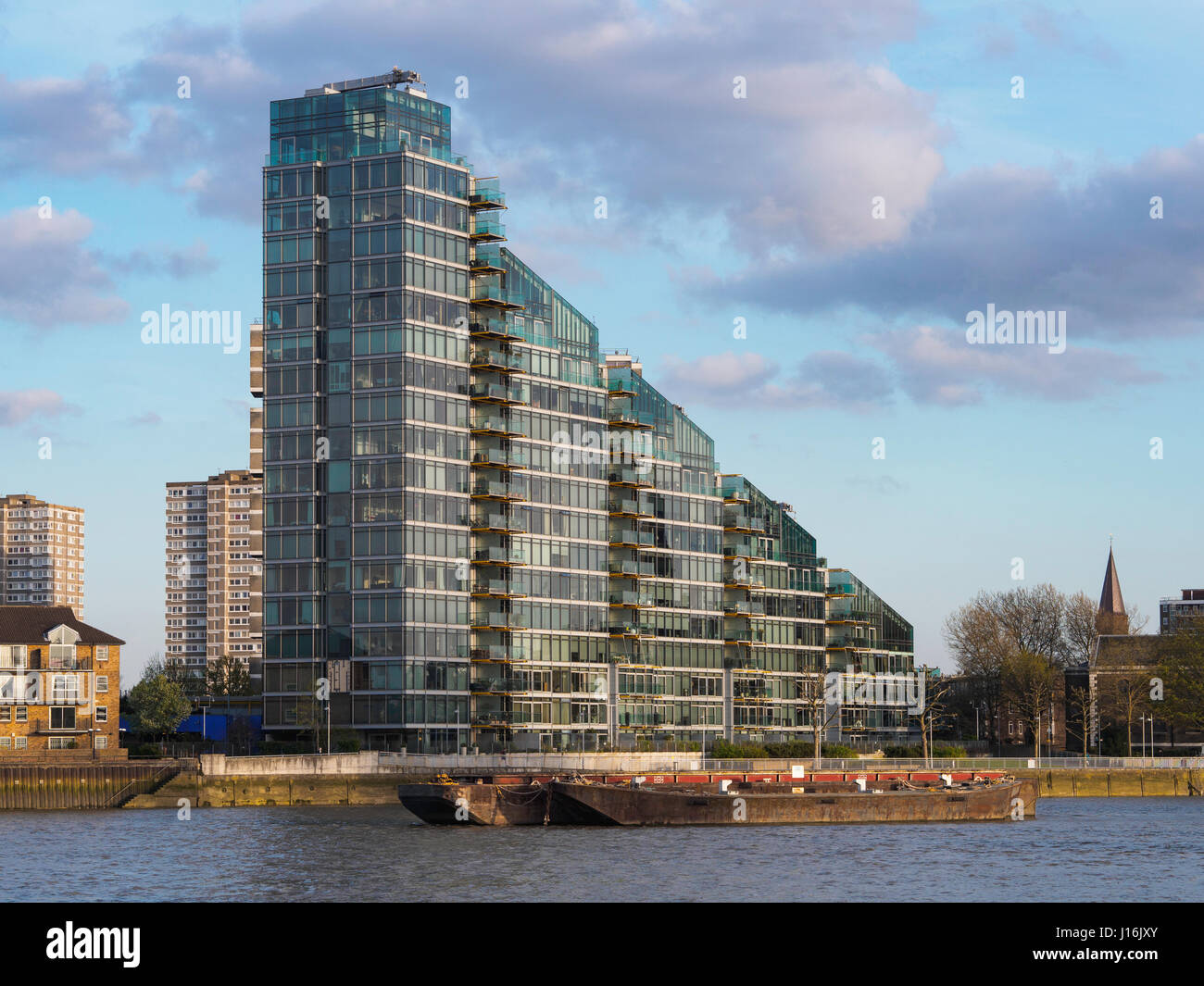 Appartamenti Montevetro sul Fiume Tamigi a Battersea, Londra, Inghilterra, Regno Unito Foto Stock