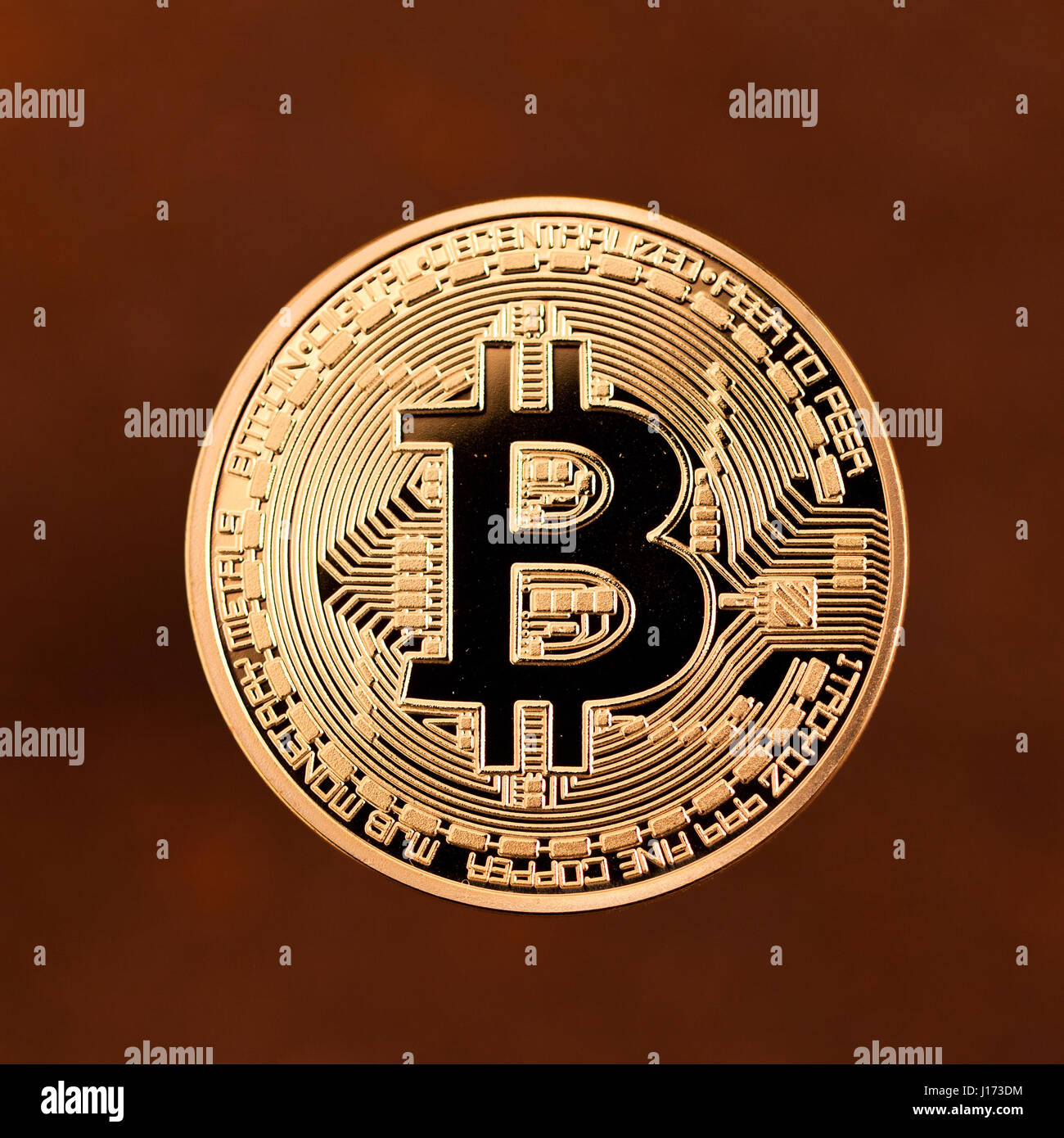 Medaglia d'oro di bitcoin denaro virtuale concept Foto Stock