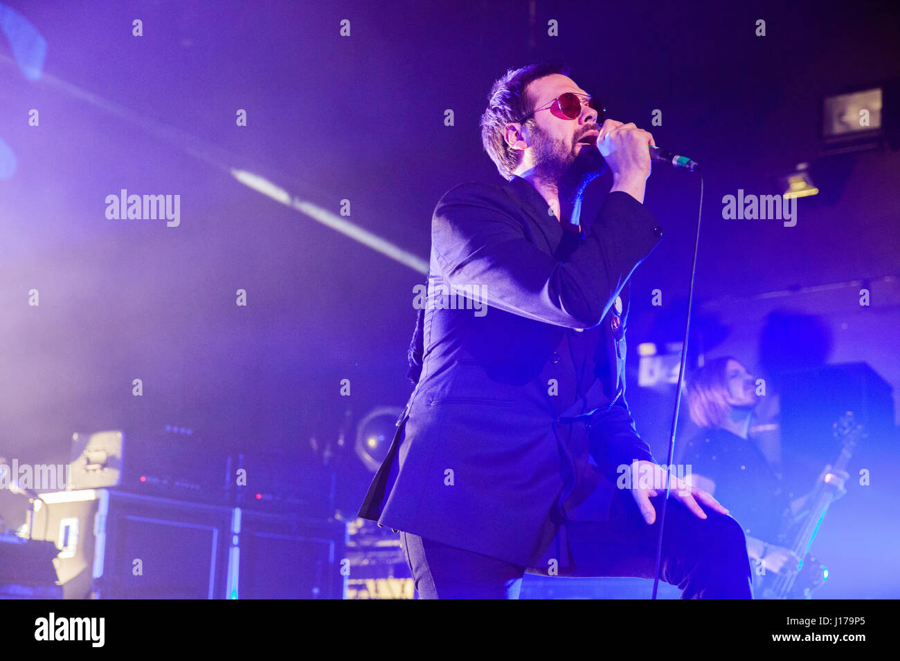 O2 Forum Kentish Town, Londra, Regno Unito 18 aprile 2017 Kasabian's Tom Meighan, Kasabian a concerti presso l'O2 Forum Kentish Town promuovendo la loro 'Accidenti' album, Credito: Richard Soans/Alamy Live News Foto Stock