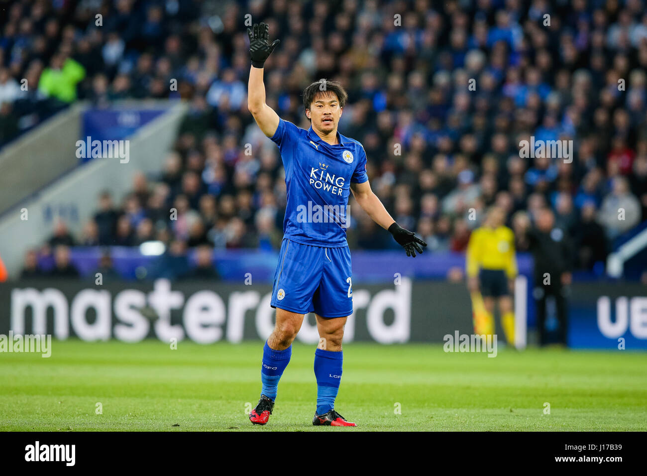 Leicester, Regno Unito. Xviii Apr, 2017. Shinji Okazaki (Leicester) Calcio/Calcetto : Shinji Okazaki di Leicester City durante la UEFA Champions League quarti di finale di partita tra Leicester City e Atletico Madrid al King Power Stadium di Leicester, in Inghilterra . Credito: AFLO/Alamy Live News Foto Stock