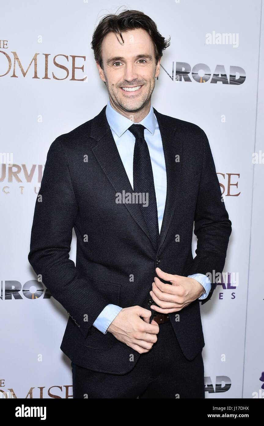 New York, NY, STATI UNITI D'AMERICA. Xviii Apr, 2017. Michael Xavier presso gli arrivi per la promessa di Premiere, il teatro di Parigi, New York, NY, 18 aprile 2017. Credito: Steven Ferdman/Everett raccolta/Alamy Live News Foto Stock