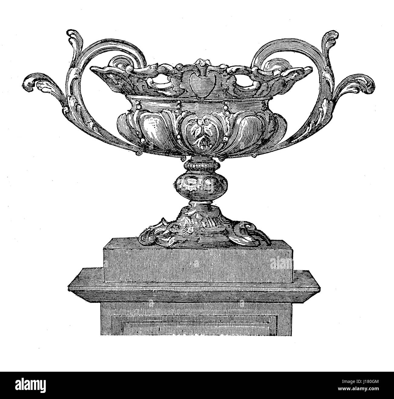 Elaborare vaso di rame in stile rinascimentale, Ornamento da giardino Foto Stock