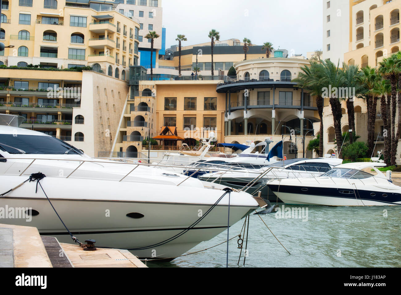 Yacht ormeggiati a Marina di Portomaso a San Giuliano, Malta Foto Stock