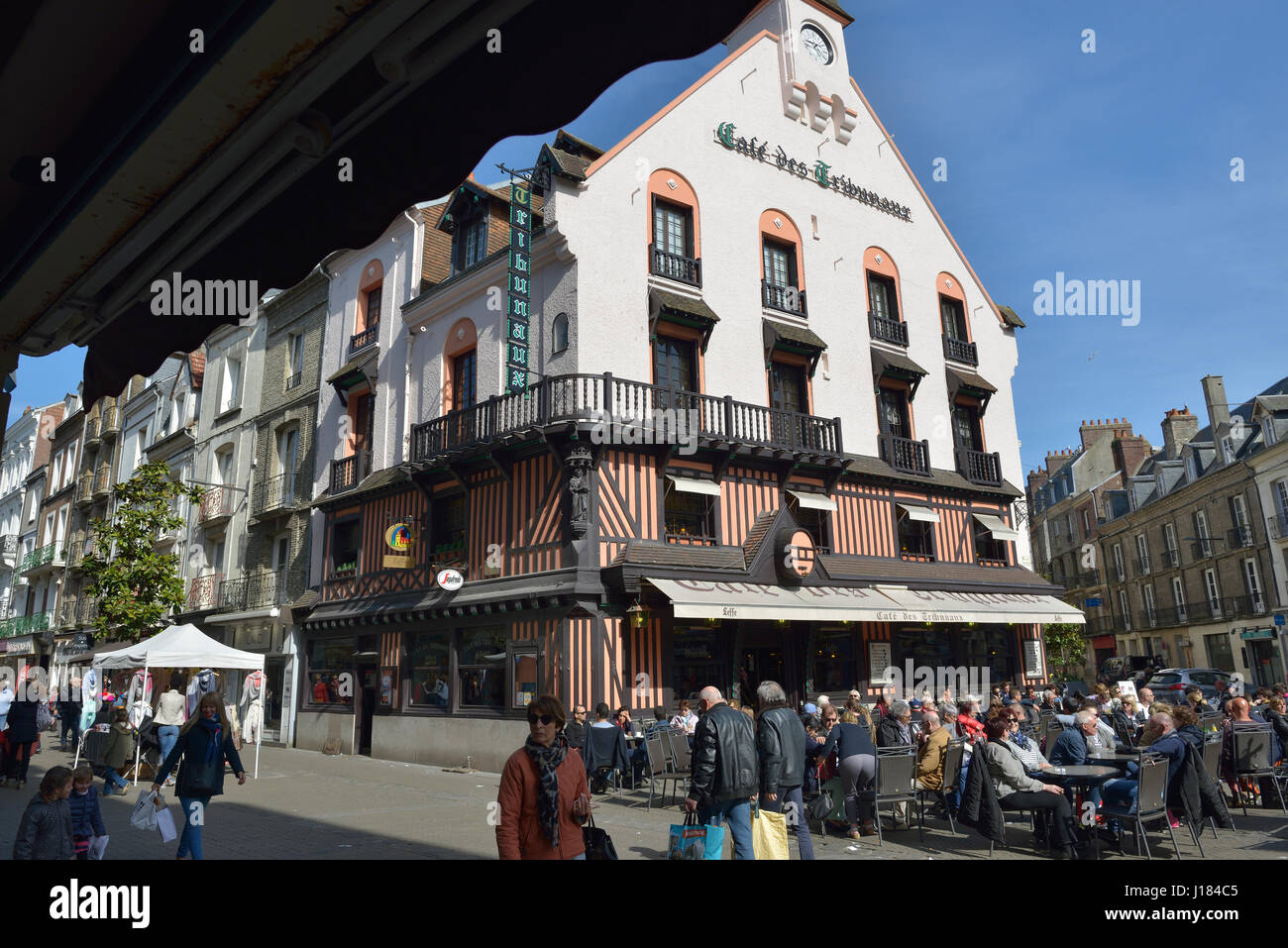 Il Café des Tribunaux, Dieppe, Seine-Maritime, Alta Normandia, Francia Foto Stock