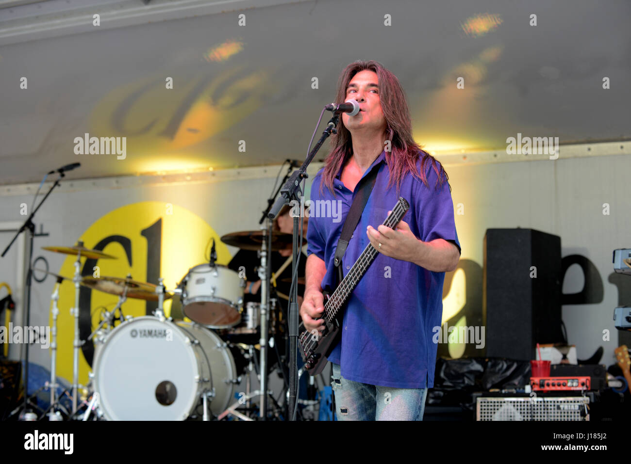 Rock show dal vivo sul palco outdoor vivono per le strade Foto Stock