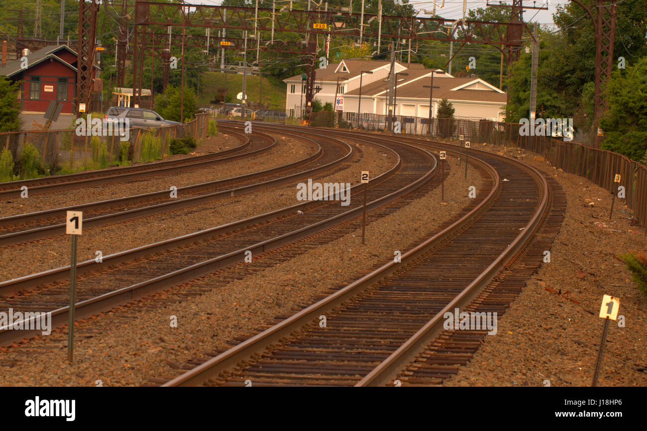 Il treno via curva S New Haven Amtrak Foto Stock
