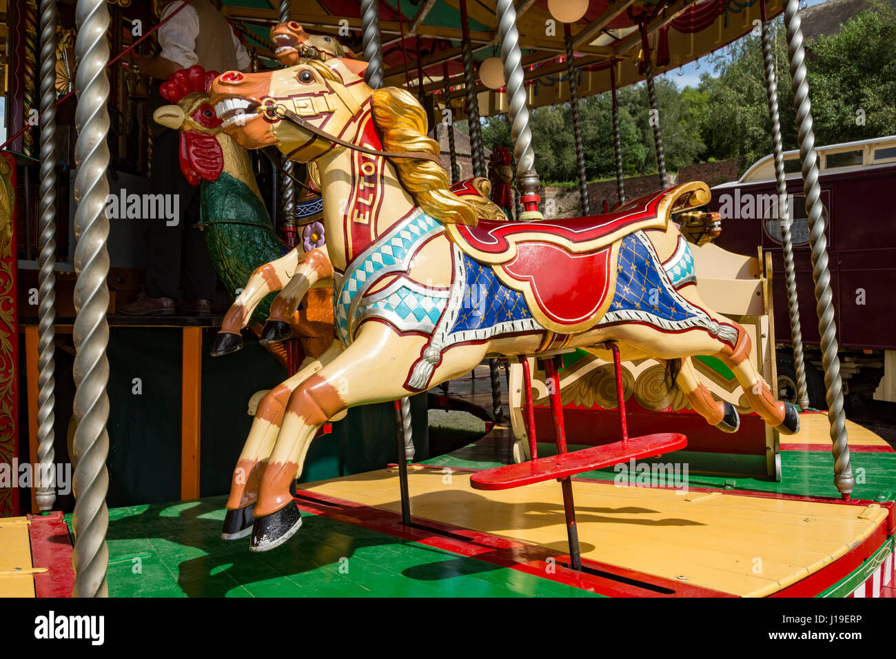 Merry-Go-Round o giostra a Blists Hill cittadina in stile vittoriano, vicino Madeley, Shropshire, Inghilterra, Regno Unito. Foto Stock