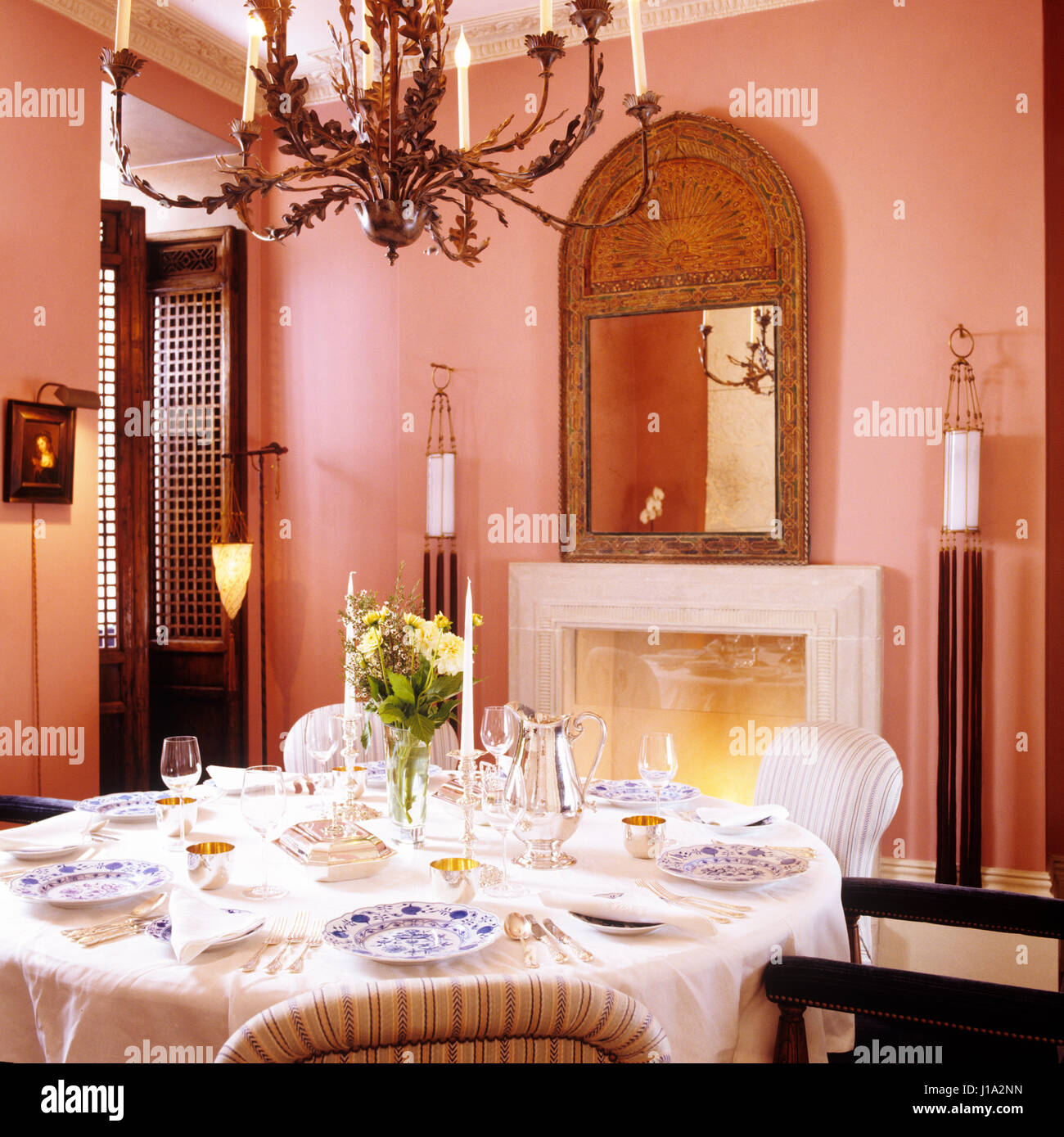 Rosa sala da pranzo. Foto Stock