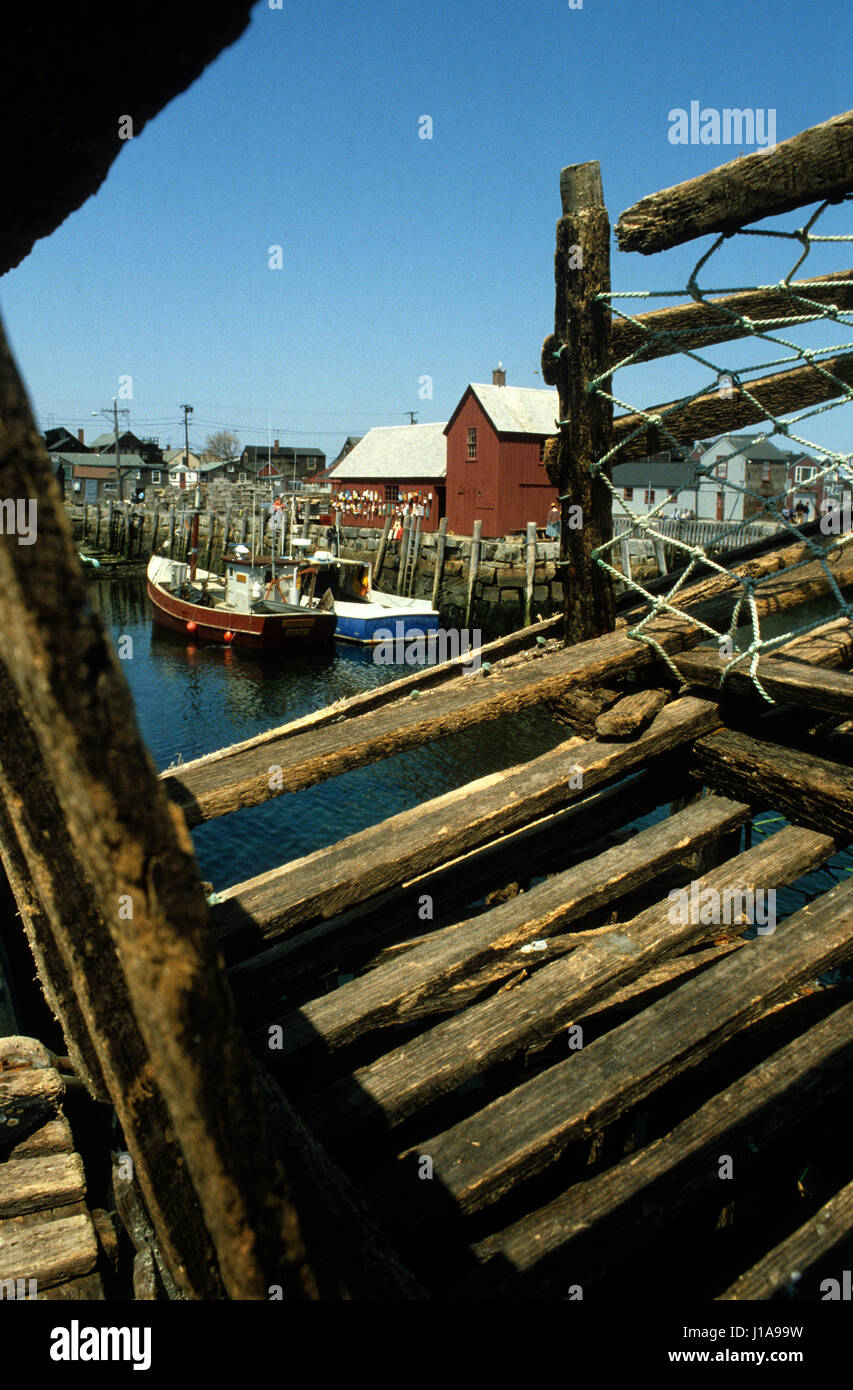 Motiff #1 Rockport, come visto attraverso alcune trappole di aragosta. Rockport, Massachusetts - Stati Uniti Foto Stock