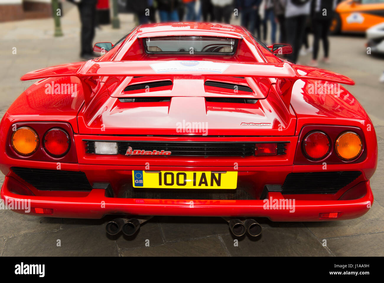 Vista posteriore del 200+ mph alte prestazioni mid bimotore Lamborghini Diablo supercar italiana. Foto Stock