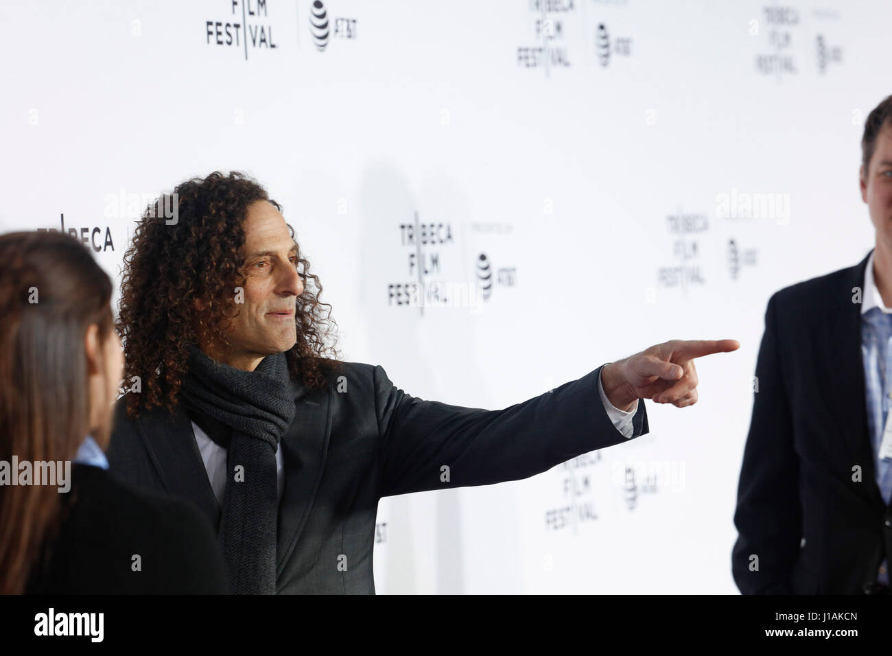 New York, Stati Uniti d'America. 19 Aprile, 2017. Kenny G. arriva al Tribeca Film Festival apertura notturna, Clive Davis: la colonna sonora della nostra vita credito: la foto di accesso/Alamy Live News Foto Stock