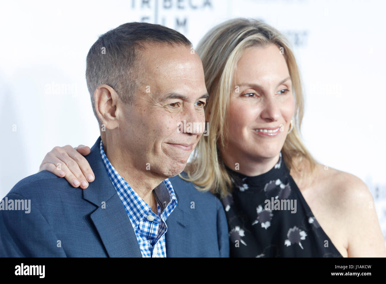 New York, Stati Uniti d'America. 19 Aprile, 2017. Gilbert Gottfried arriva al Tribeca Film Festival apertura notturna, Clive Davis: la colonna sonora della nostra vita credito: la foto di accesso/Alamy Live News Foto Stock