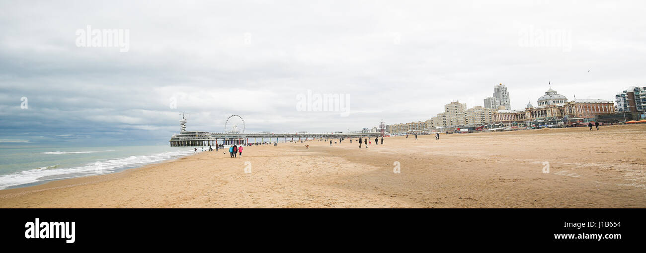 Il molo di Scheveningen è un piacere pier in Olandese di località di Scheveningen nei pressi dell'Aia. Foto Stock