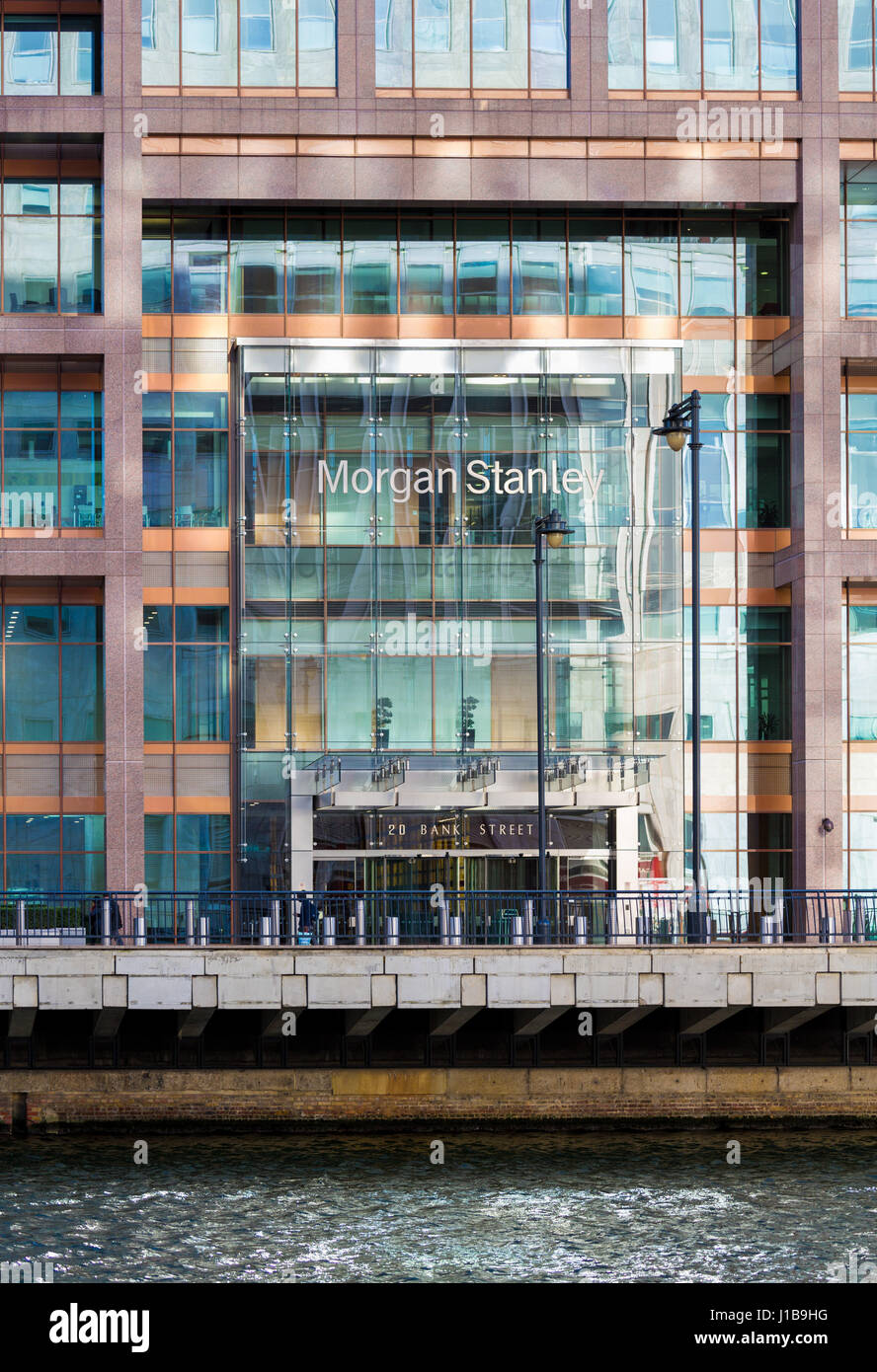 Morgan Stanley servizi finanziari banca entrata al loro edificio per uffici a Canary Wharf, Docklands, Londra, Inghilterra Foto Stock