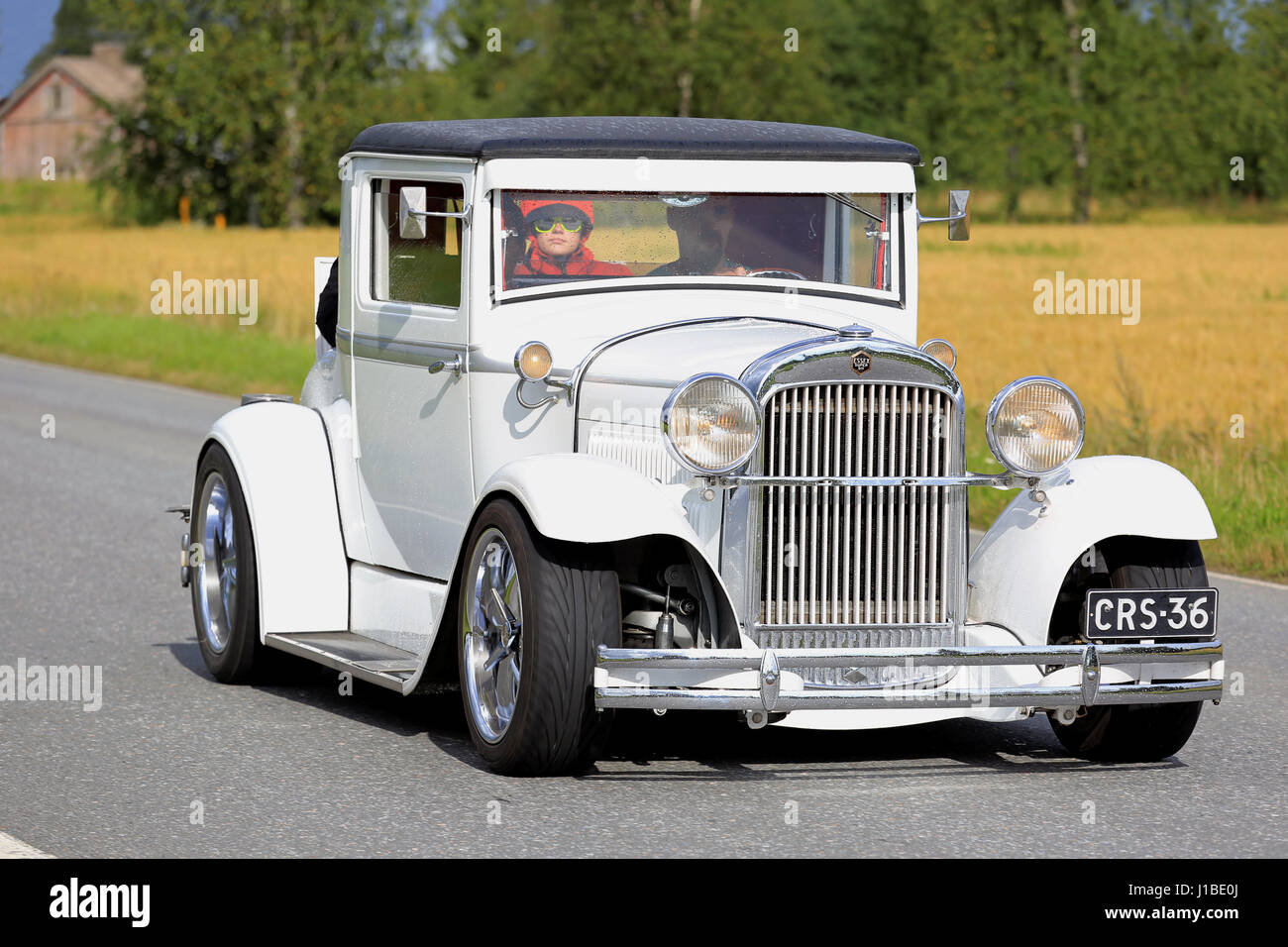 SOMERO, Finlandia - 6 agosto 2016: Bianco Essex Super Six anno 1929 classic car partecipa il 90 km Maisemaruise 2016 guidare lungo strade panoramiche di Taw Foto Stock