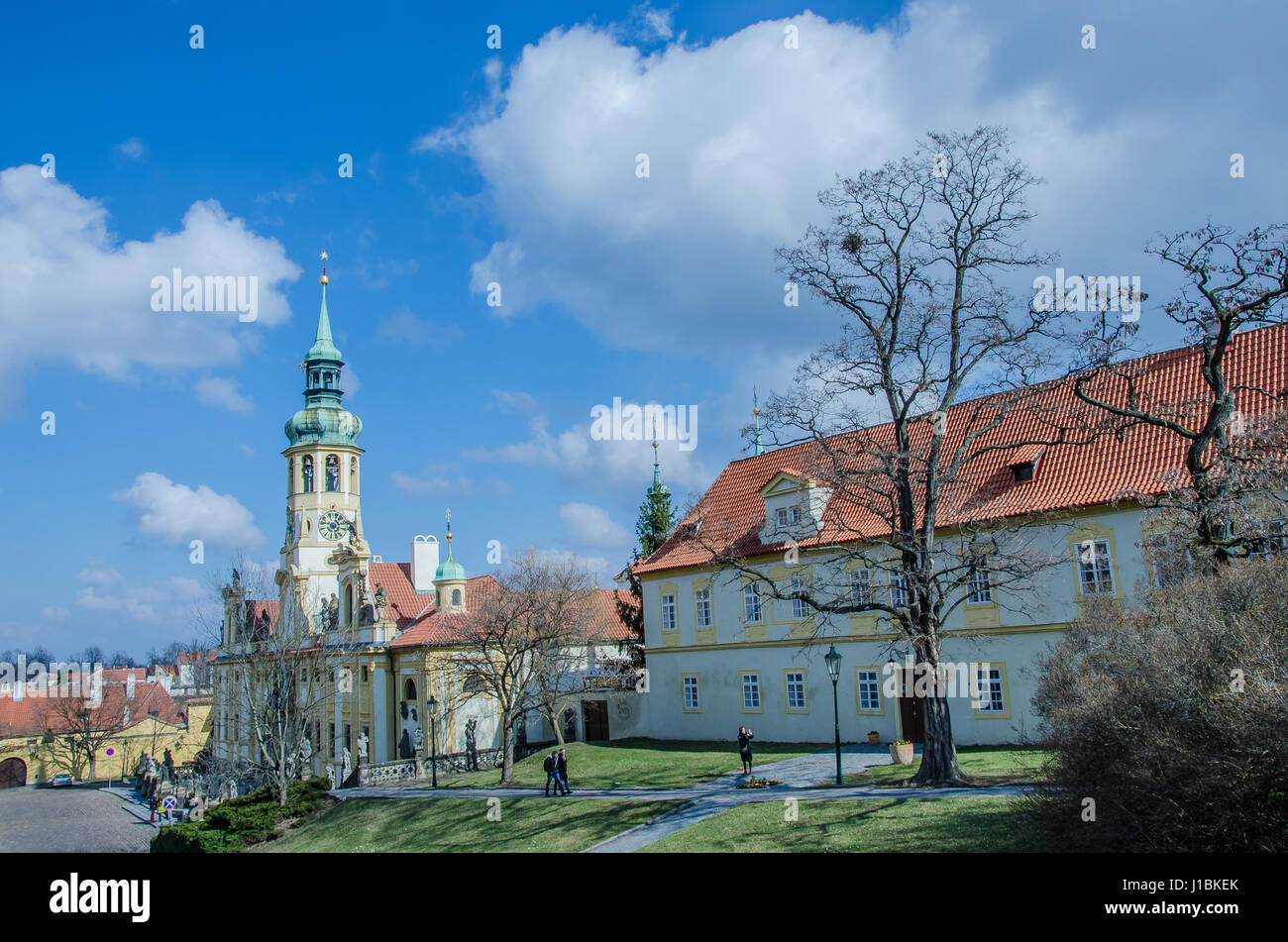 Loreta Monastero è molto bella raccolta di attrazioni nei pressi del Castello di Praga. Lo stile barocco palazzo fu commissionato dalla famiglia Lobkowicz. Foto Stock