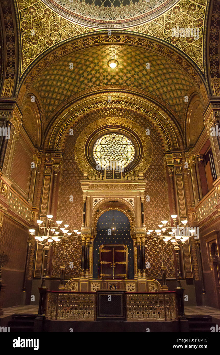 La Sinagoga Spagnola è stato costruito nel 1868 sul sito del più antico ebraico di Praga casa di preghiera ("il vecchio Shul'). Essa è stata progettata in stile moresco. Foto Stock