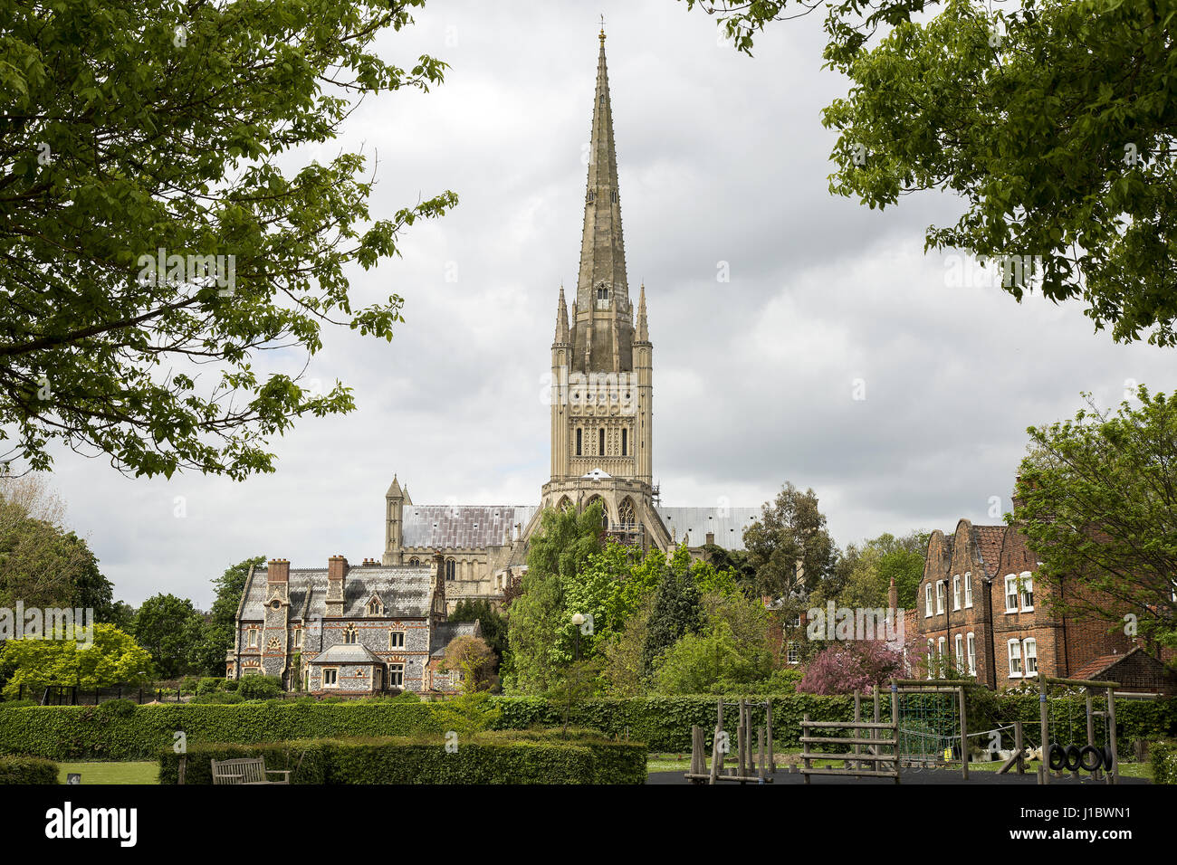 Norwich Cathedral, dedicata al santo e indivisa Trinità, e si trova a Norwich, Norfolk; è la chiesa cattedrale per la chiesa di Inghilterra diocesi di Norwich. Dove: Norwich, Norfolk, Regno Unito quando: 19 Mar 2017 Credit: Ward/WENN.com Foto Stock