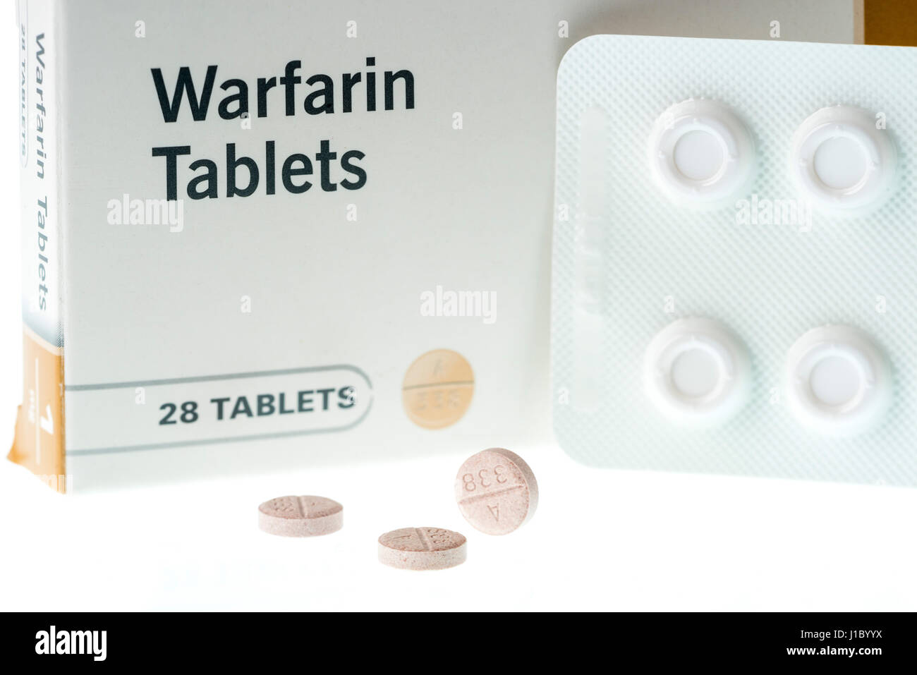 Il Warfarin compresse usato per trattare o prevenire la formazione di coaguli di sangue nelle vene o arterie, che possono ridurre il rischio di ictus o attacchi di cuore. Foto Stock