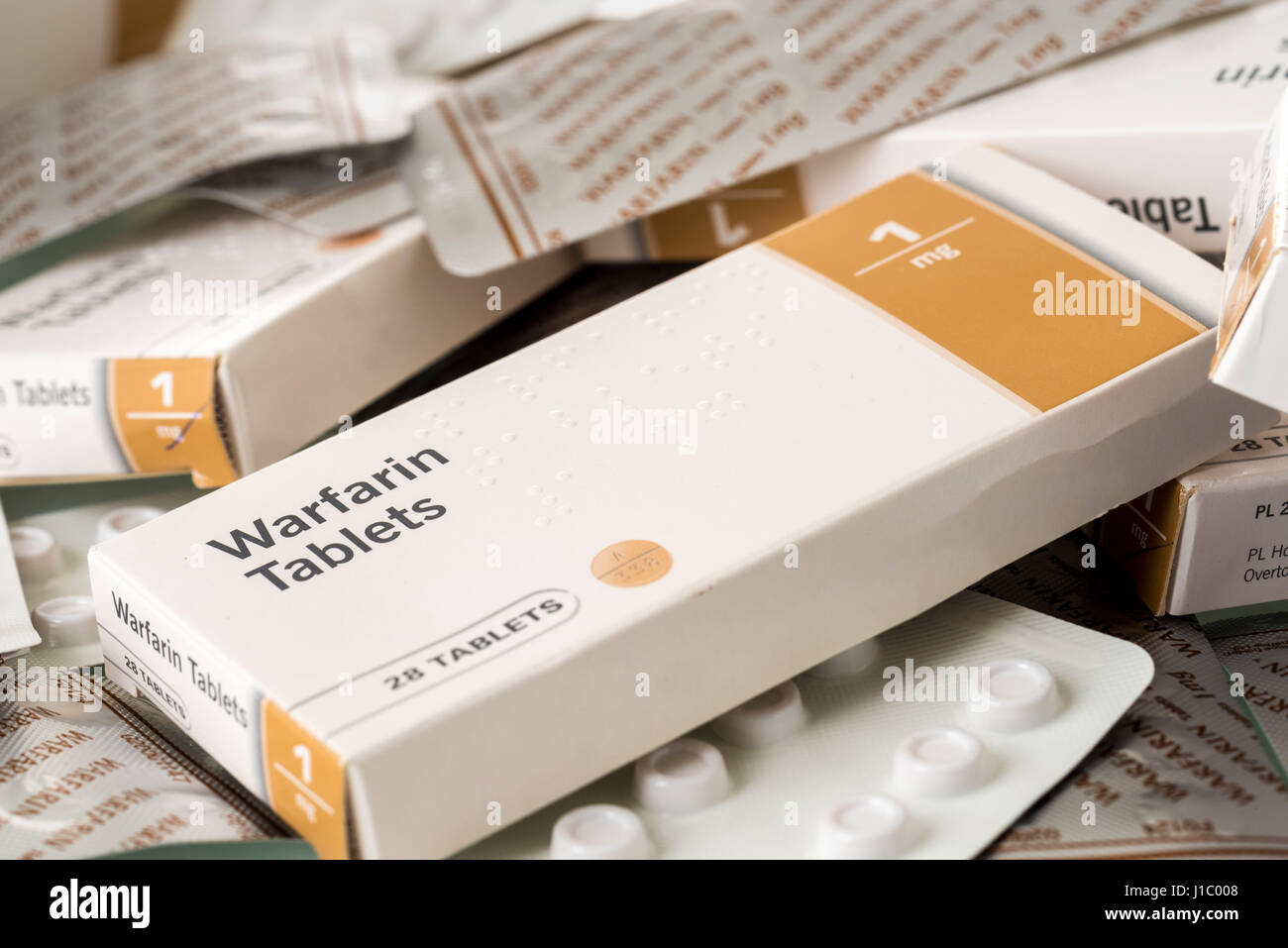 Il Warfarin compresse usato per trattare o prevenire la formazione di coaguli di sangue nelle vene o arterie, che possono ridurre il rischio di ictus o attacchi di cuore. Foto Stock