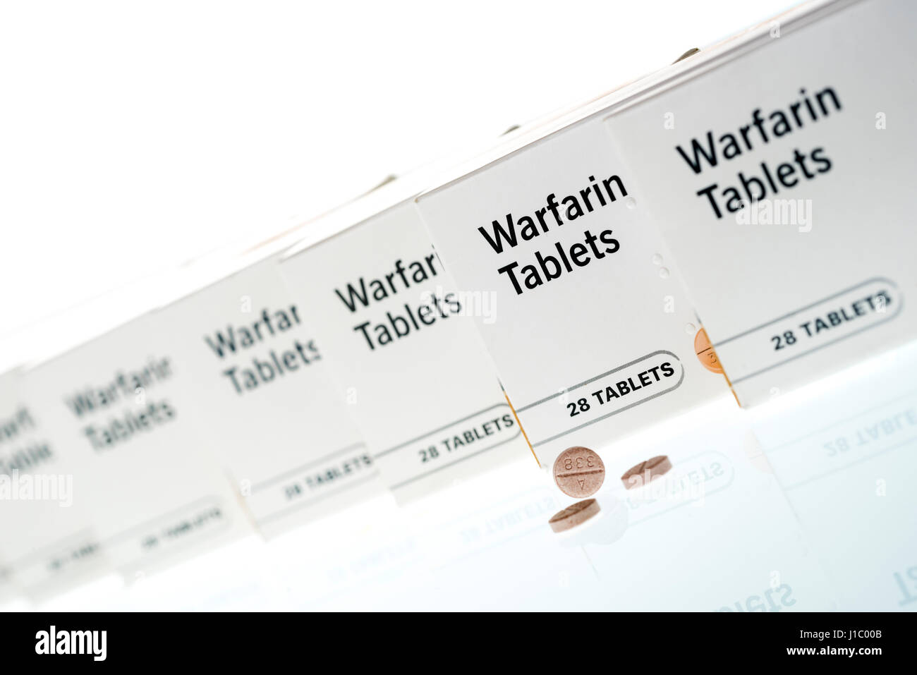 Il Warfarin compresse usato per trattare o prevenire la formazione di coaguli di sangue nelle vene o arterie, che possono ridurre il rischio di ictus o attacchi di cuore. Foto Stock