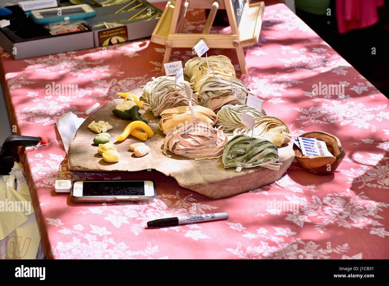 Varietà oh la pasta fatta a mano a Charleston farmers market Foto Stock