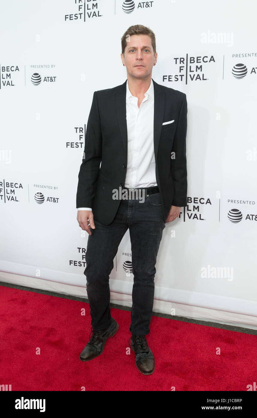 New York, Stati Uniti. Xix Apr, 2017. Rob Thomas frequentare movie Clive Davis: la colonna sonora della nostra vita Premiere al Radio City Music Hall durante il Tribeca Film Festival di apertura di credito notte: Lev Radin/Pacific Press/Alamy Live News Foto Stock