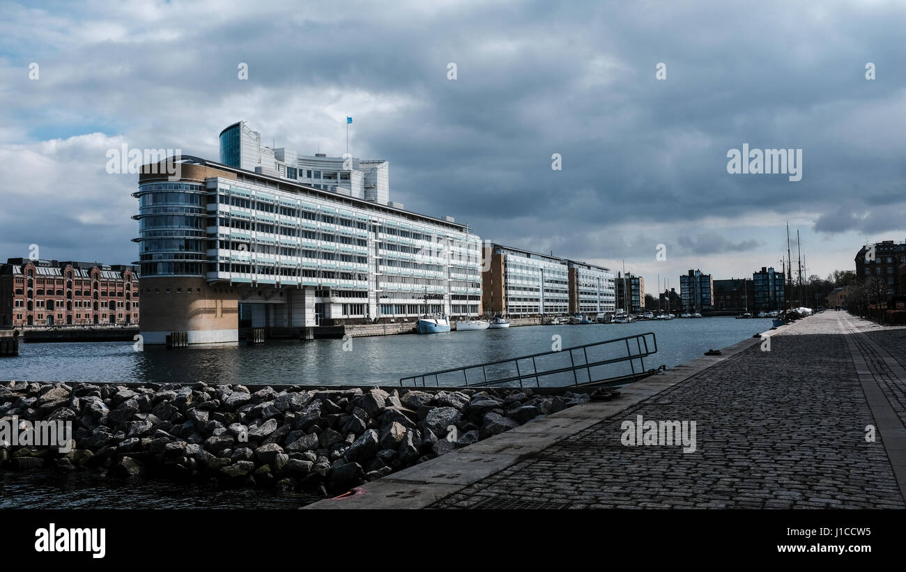 Architettura moderna sul Søndre Frihavns lungomare del porto di Copenhagen, Danimarca Foto Stock