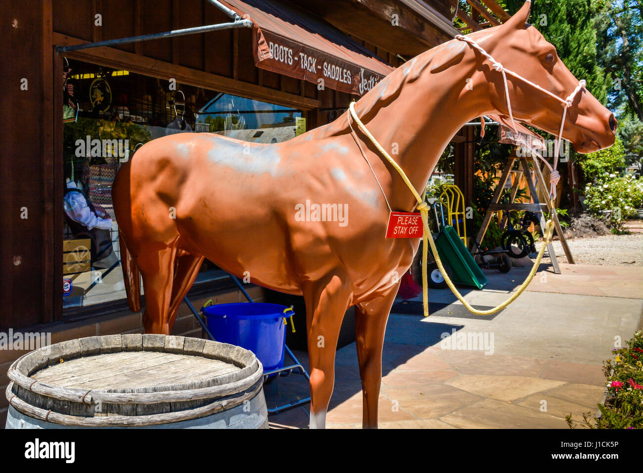 L'edificio storico di Jedlicka la selleria store in Los Olivos, CA è situato nel cuore di Santa Ynez Wine Country vendita di stivali, hat & tack Foto Stock