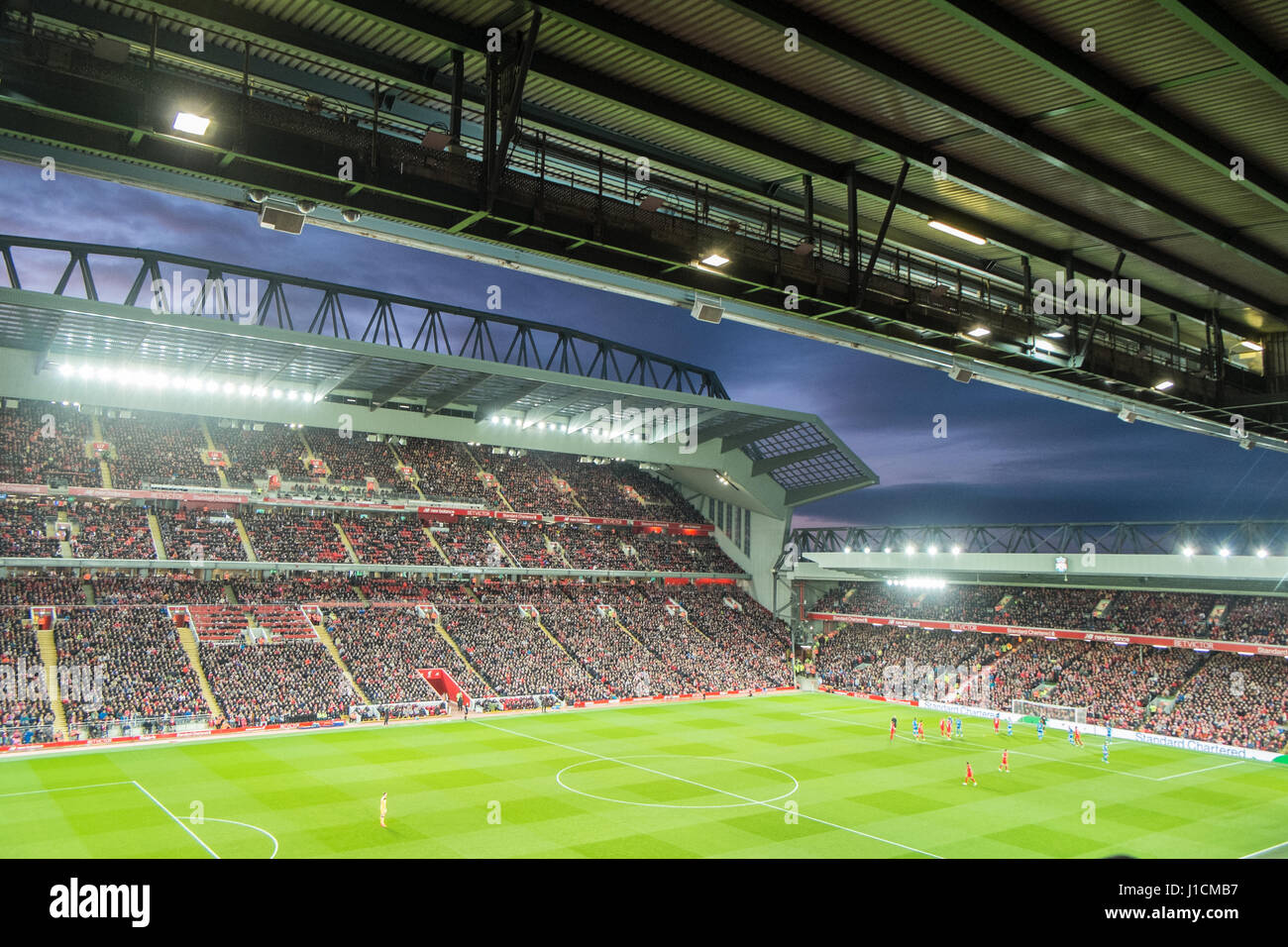 Liverpool,football,club,LFC,Anfield,nuovo,cavalletto principale,,Premier League,notte,match,v,Liverpool, Merseyside,l'Inghilterra,città,Nord,l'Inghilterra,inglese,UK.,U.K. Foto Stock