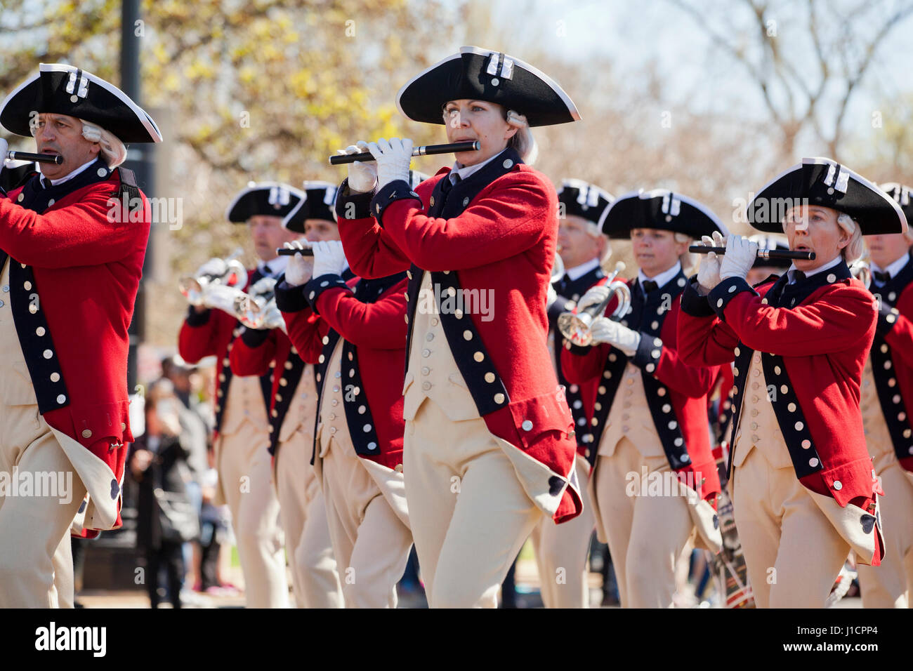 La US Army vecchia guardia Fife e corpo del tamburo in corrispondenza di una street parade - Washington DC, Stati Uniti d'America Foto Stock